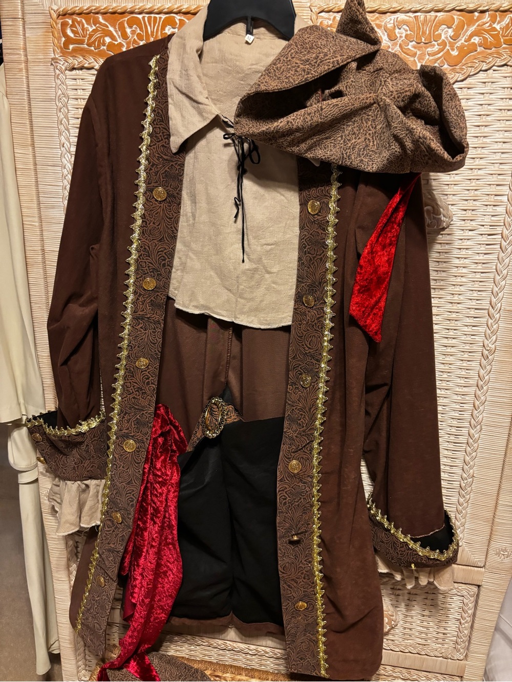 Pirate-Style Costume. Unisex: Mens XL. Wmns 2X